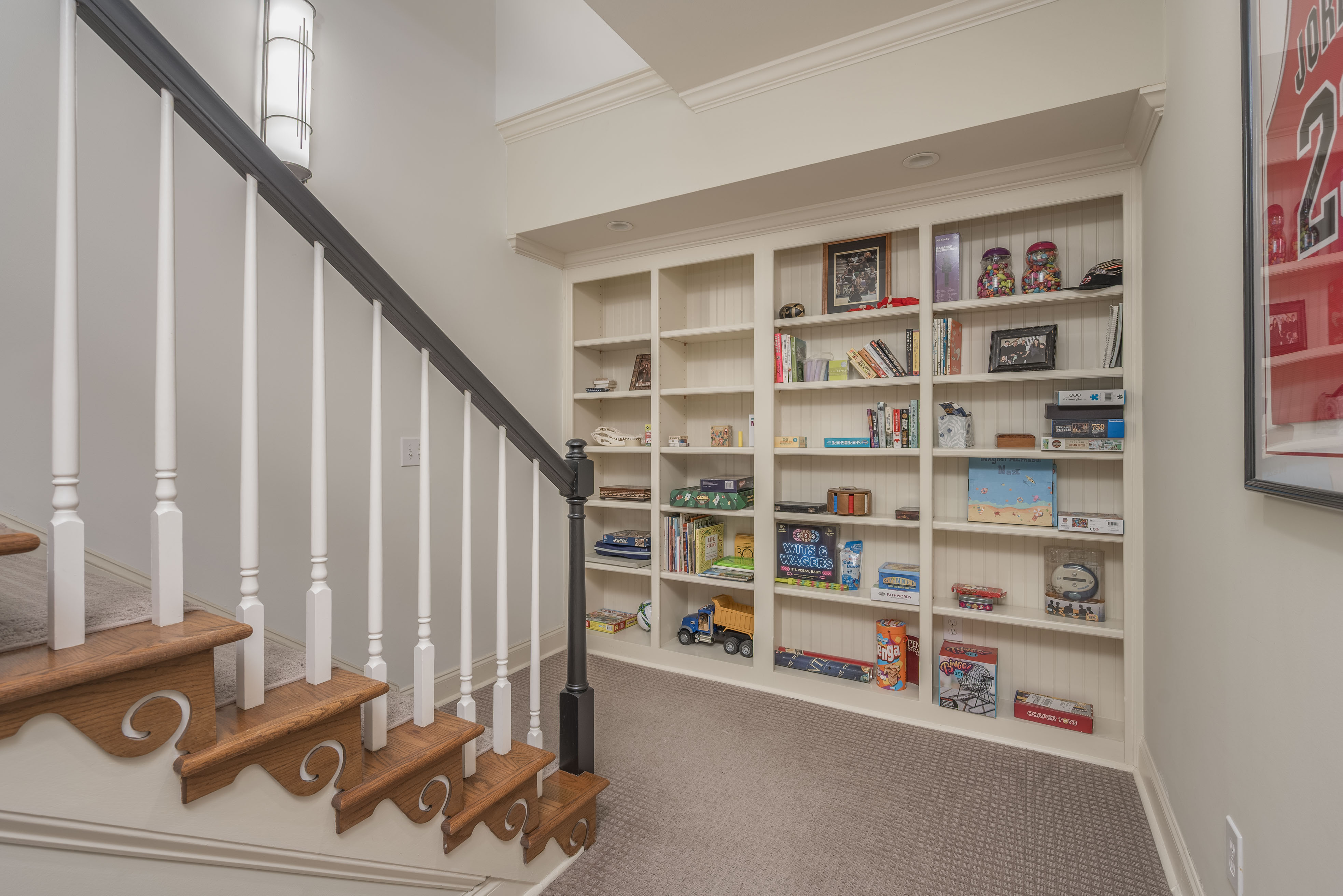 1070 Maple Ridge Way image 39